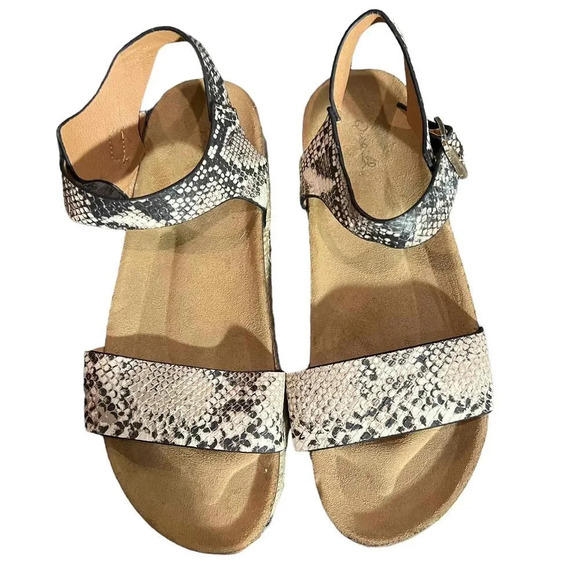 Qupid Women's Ankle Strap Snakeskin Pattern Flat Sole Sandals Size‎ 10 - Picture 1 of 8